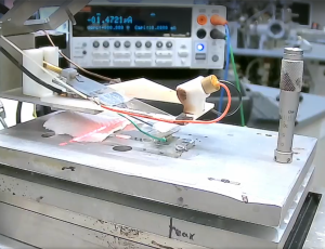 Urządzenie i metoda do wytwarzania struktur cienkowarstwowych na potrzeby elektroniki i fotowoltaiki